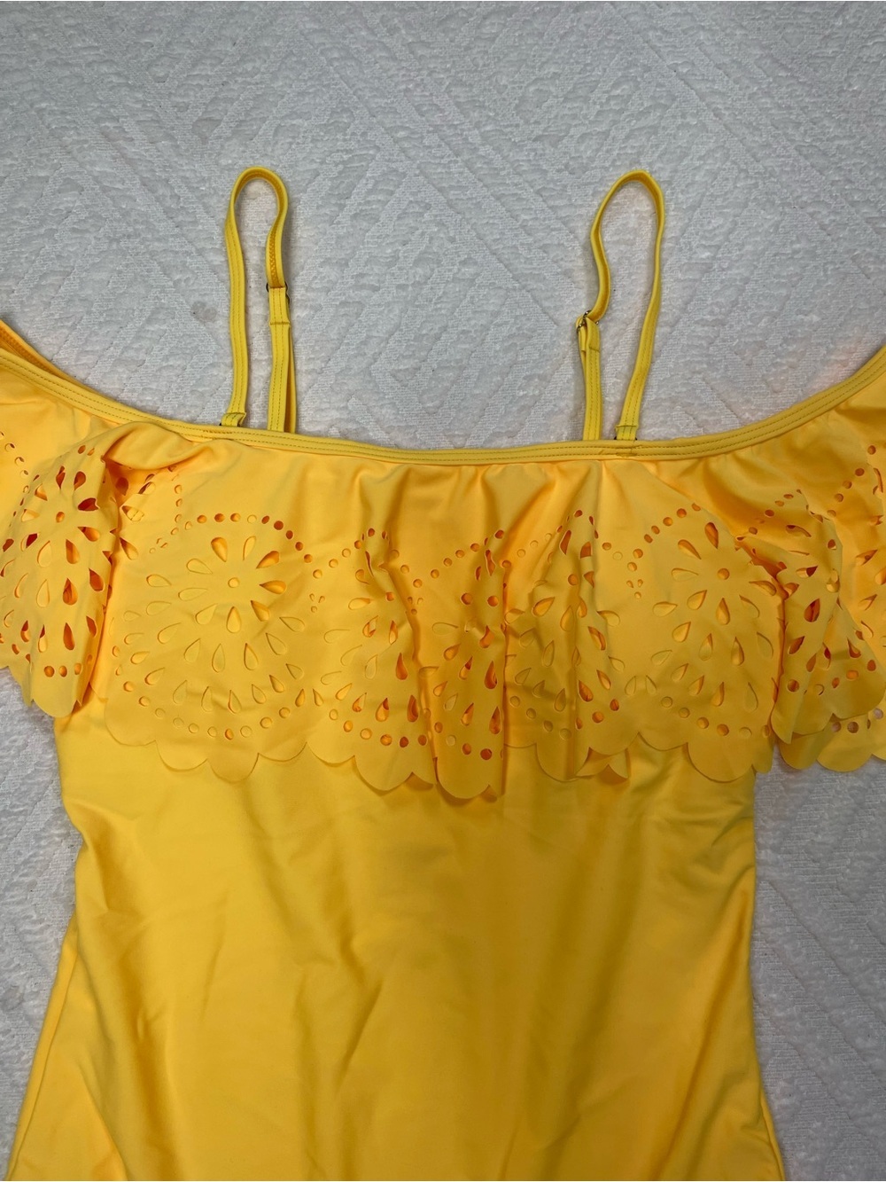 Holipick Yellow Off-the-Shoulder One-Piece Swimsuit with Eyelet Ruffle Size L - Picture 4 of 15